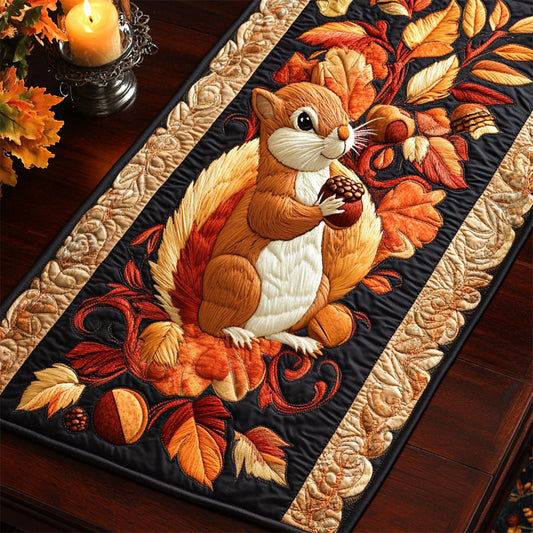Squirrel Warmth CM0805020CL Quilted Table Runner
